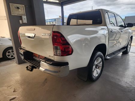 2017-Toyota-Hilux-28-GD-6-Raider-4x4-Double-Cab-Auto_3