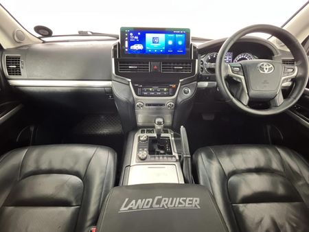 2018-Toyota-Land-Cruiser-200-45-D-V8-VX-R-Auto_1