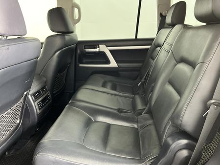 2018-Toyota-Land-Cruiser-200-45-D-V8-VX-R-Auto_3