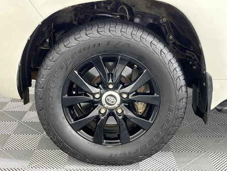 2018-Toyota-Land-Cruiser-200-45-D-V8-VX-R-Auto_4