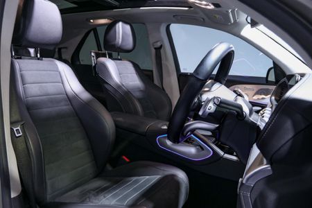 2019-Mercedes-Benz-GLE-400d-4Matic_8