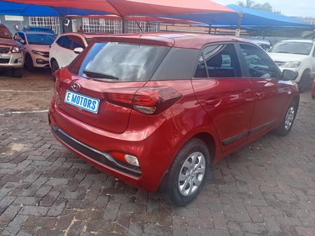 2017-Hyundai-i20-14-Motion-Auto_11