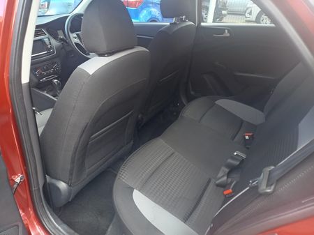 2017-Hyundai-i20-14-Motion-Auto_8
