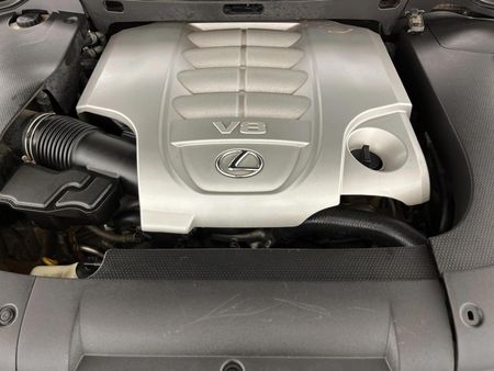 2013-Lexus-LX-570_12