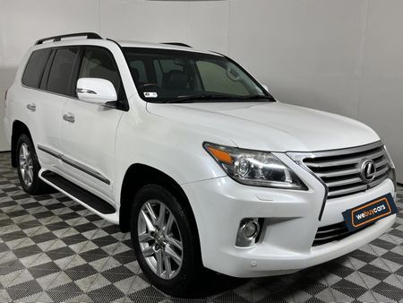 2013-Lexus-LX-570_15