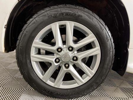 2013-Lexus-LX-570_4