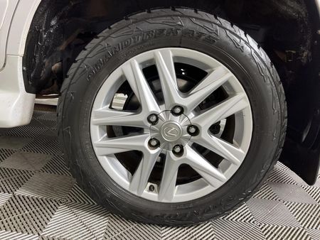 2013-Lexus-LX-570_6