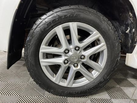2013-Lexus-LX-570_7