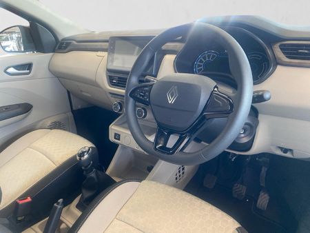 2026-Renault-Triber-10-Techno_12