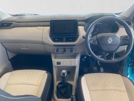 2026-Renault-Triber-10-Techno_17