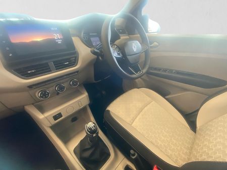 2026-Renault-Triber-10-Techno_18