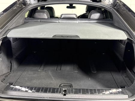 2021-BMW-X6-M50i_14