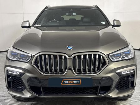 2021-BMW-X6-M50i_15