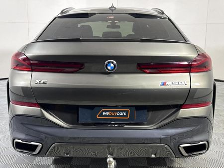 2021-BMW-X6-M50i_18