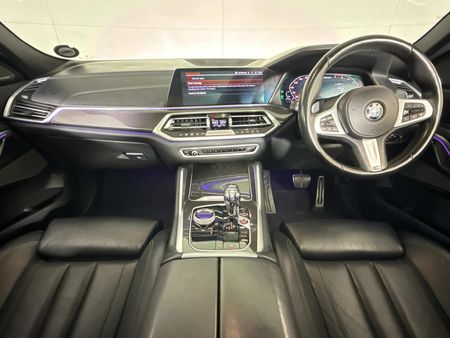 2021-BMW-X6-M50i_1