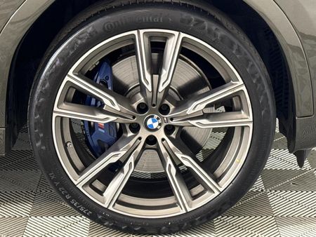 2021-BMW-X6-M50i_5