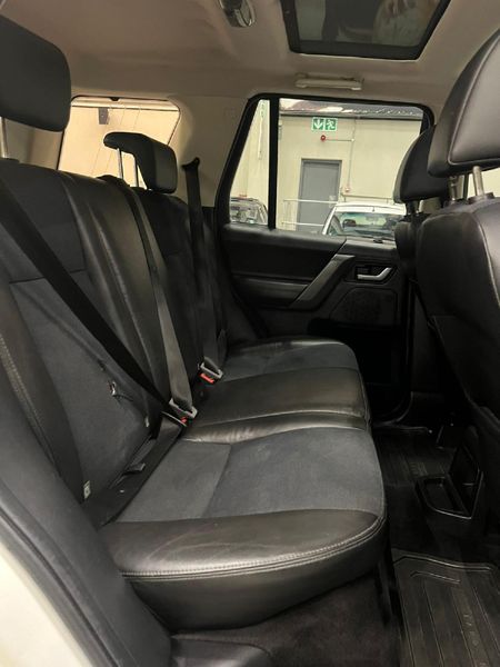 2010-Land-Rover-Freelander-II-22-TD4-E-S_11