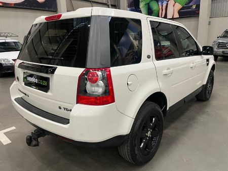 2010-Land-Rover-Freelander-II-22-TD4-E-S_2