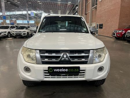 2013-Mitsubishi-Pajero-32-Di-Dc-GLS-Auto_7