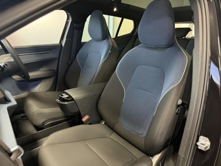 2026-Volvo-EX30-Cross-Country_10