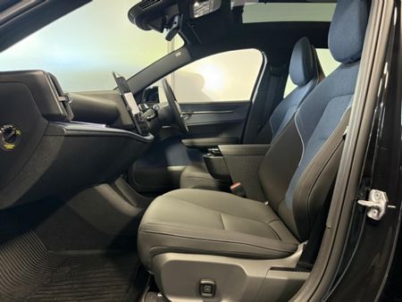 2026-Volvo-EX30-Cross-Country_11