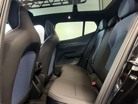 2026-Volvo-EX30-Cross-Country_12