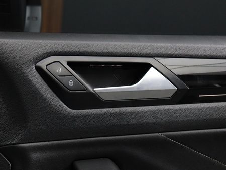 2023-Volkswagen-T-Roc-20-TSI-4M-R-Line-Auto_15