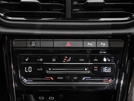 2023-Volkswagen-T-Roc-20-TSI-4M-R-Line-Auto_19