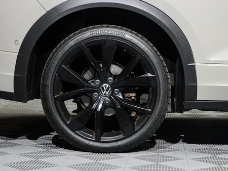 2023-Volkswagen-T-Roc-20-TSI-4M-R-Line-Auto_6