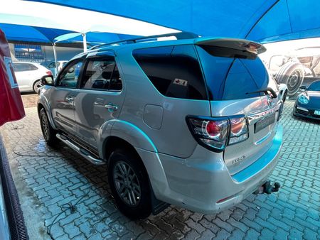 2013-Toyota-Fortuner-30-D-4D-4x4_12