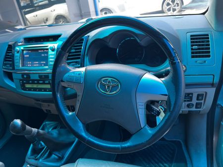 2013-Toyota-Fortuner-30-D-4D-4x4_15