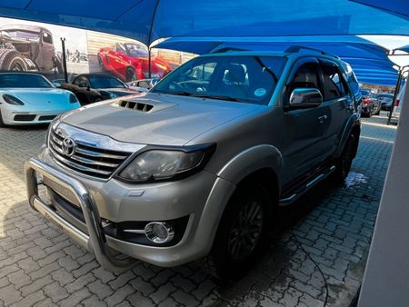 2013-Toyota-Fortuner-30-D-4D-4x4_1