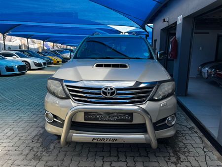 2013-Toyota-Fortuner-30-D-4D-4x4_4