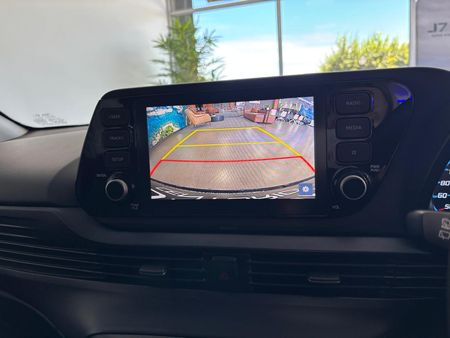 2023-Hyundai-i20-12-Motion_10