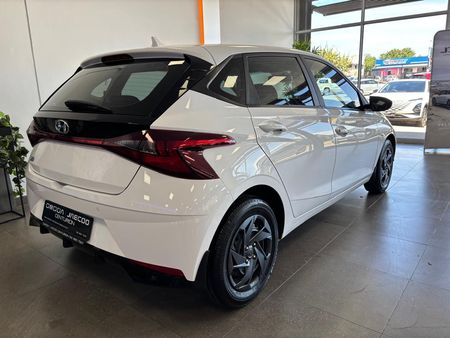 2023-Hyundai-i20-12-Motion_3