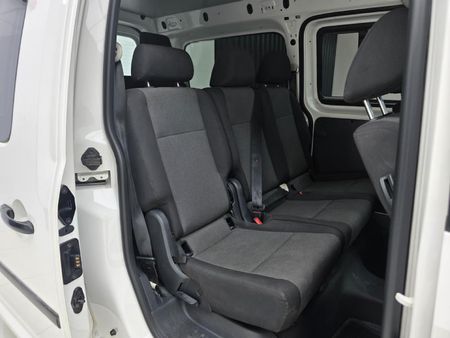 2019-Volkswagen-Caddy-Maxi-CrewBus-20-TDI_9