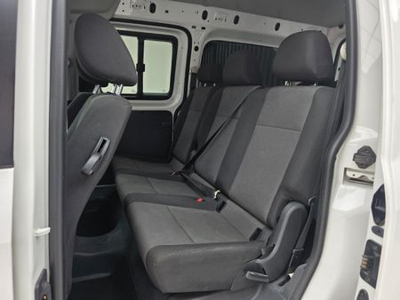 2019-Volkswagen-Caddy-Maxi-CrewBus-20-TDI_11