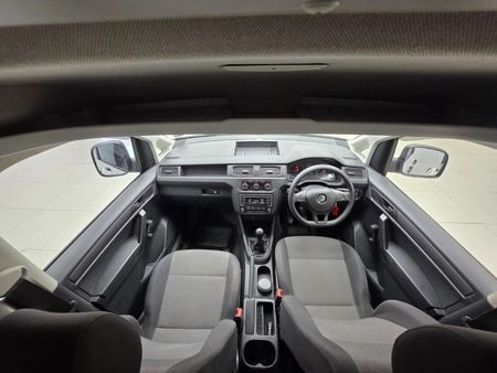 2019-Volkswagen-Caddy-Maxi-CrewBus-20-TDI_15