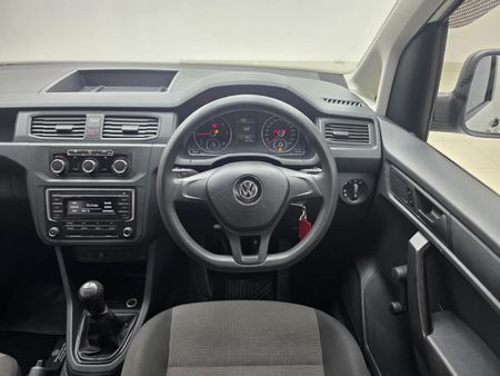 2019-Volkswagen-Caddy-Maxi-CrewBus-20-TDI_18