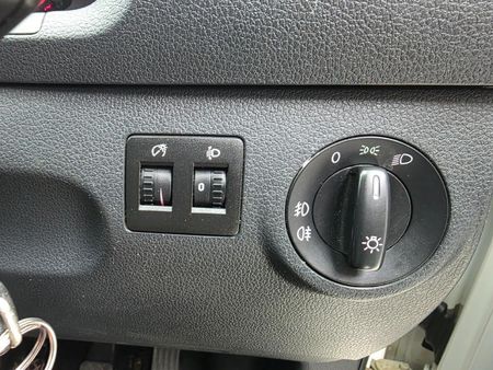 2019-Volkswagen-Caddy-Maxi-CrewBus-20-TDI_19