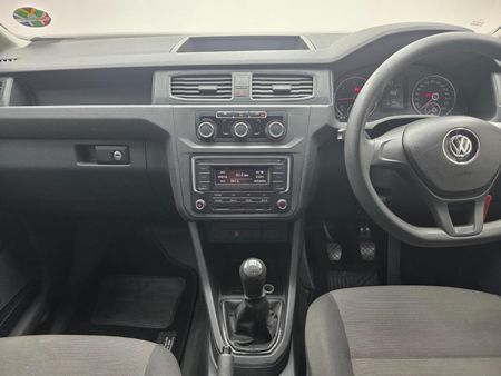 2019-Volkswagen-Caddy-Maxi-CrewBus-20-TDI_20