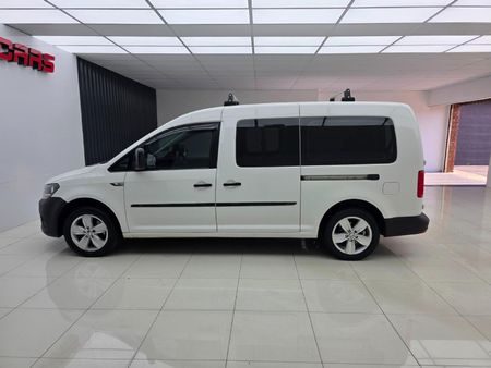 2019-Volkswagen-Caddy-Maxi-CrewBus-20-TDI_3