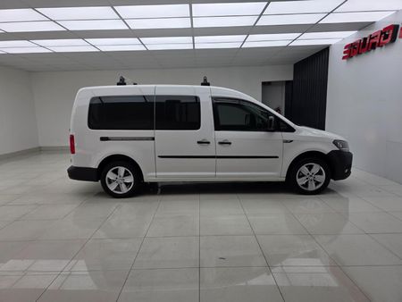2019-Volkswagen-Caddy-Maxi-CrewBus-20-TDI_4
