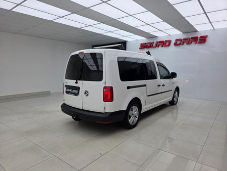 2019-Volkswagen-Caddy-Maxi-CrewBus-20-TDI_6