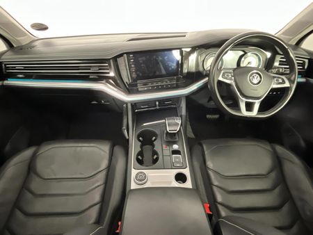 2018-Volkswagen-Touareg-30-TDI-V6-Executive_1