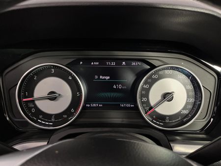 2018-Volkswagen-Touareg-30-TDI-V6-Executive_2