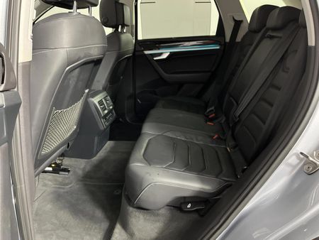 2018-Volkswagen-Touareg-30-TDI-V6-Executive_3