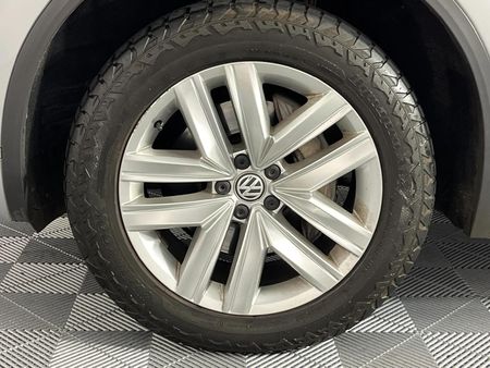 2018-Volkswagen-Touareg-30-TDI-V6-Executive_4