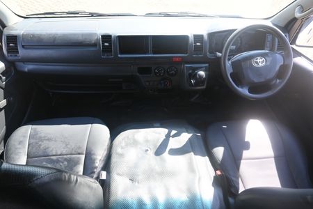 2020-Toyota-Quantum-25-D-4D-Sesfikile-16-seat_2