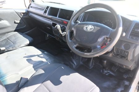 2020-Toyota-Quantum-25-D-4D-Sesfikile-16-seat_3